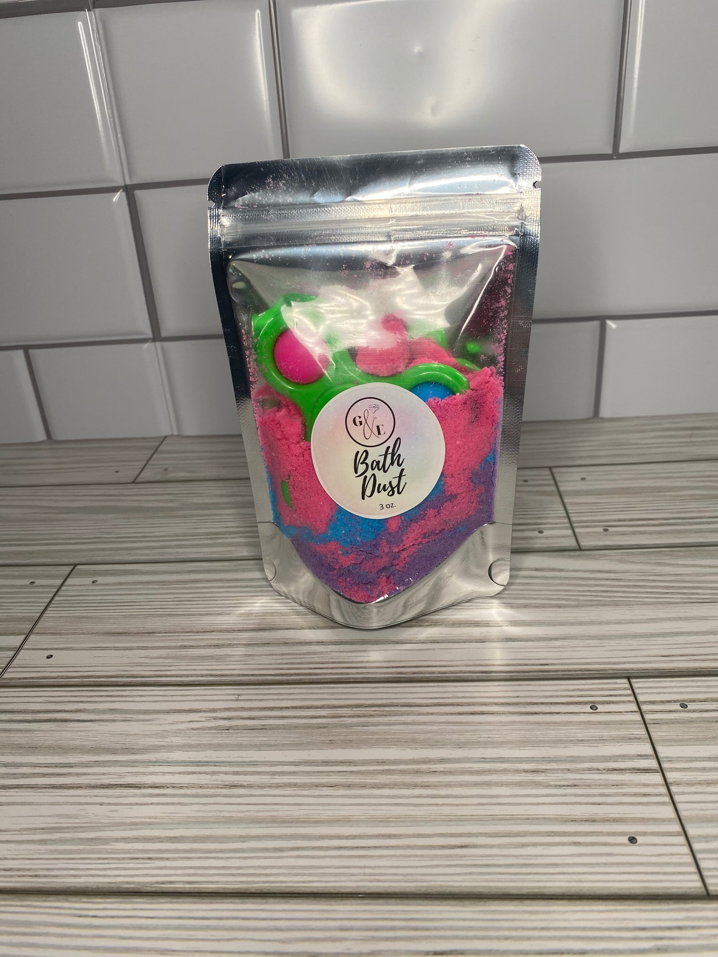Bath dust with a surprise!